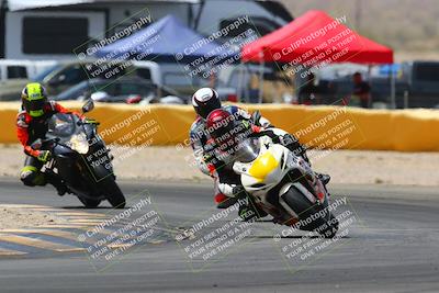 media/Apr-10-2022-SoCal Trackdays (Sun) [[f104b12566]]/Turn 2 (1135am)/